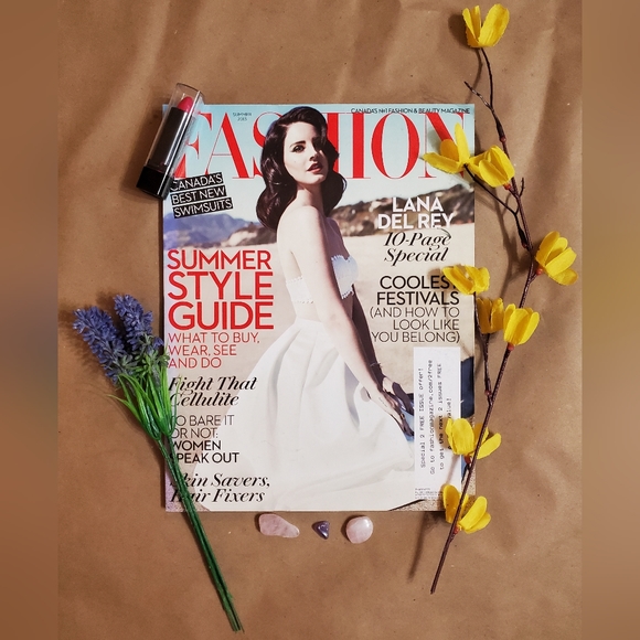 *RARE* Lana Del Rey fashion magazine - Picture 1 of 8